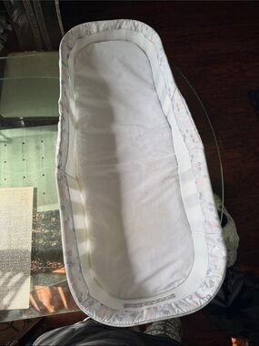White Infant Bassinet Mattress Cover with Subtle Floral Trim